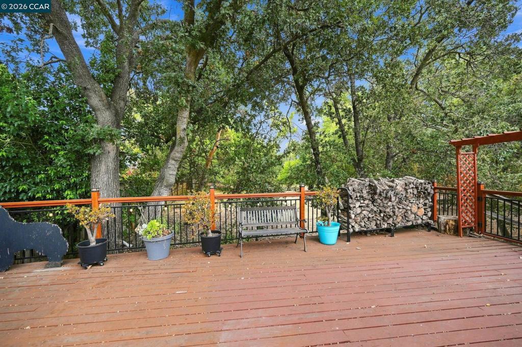 4074 Hamlet Ct Property Photo 32