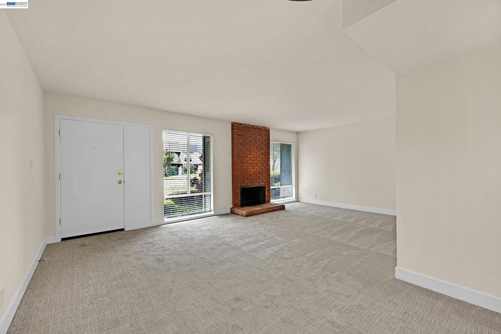 3122 La Cresta Property Photo 4