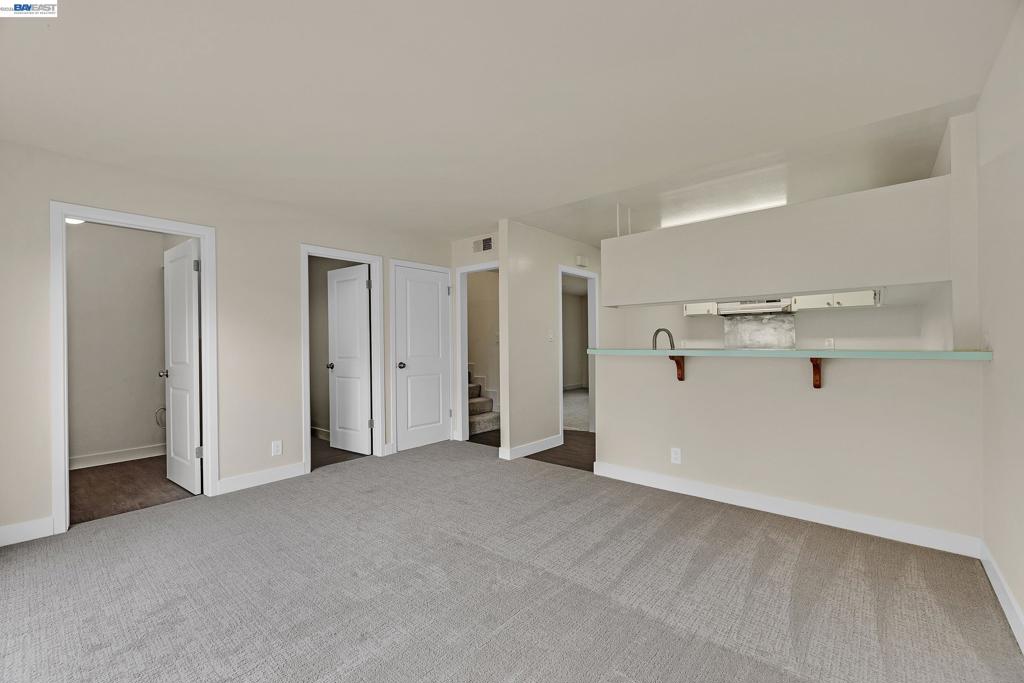 3122 La Cresta Property Photo 9