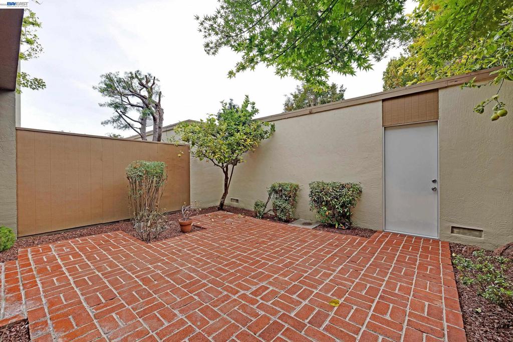 3122 La Cresta Property Photo 28