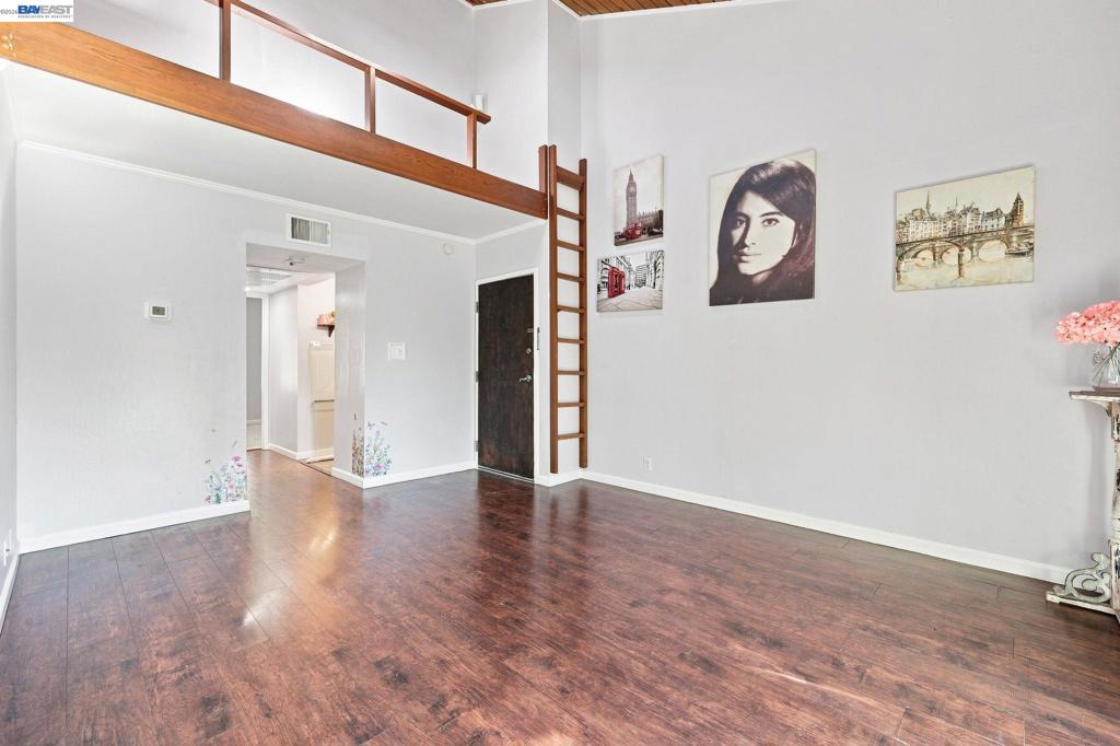 2716 Oak Rd 111 Property Photo 1
