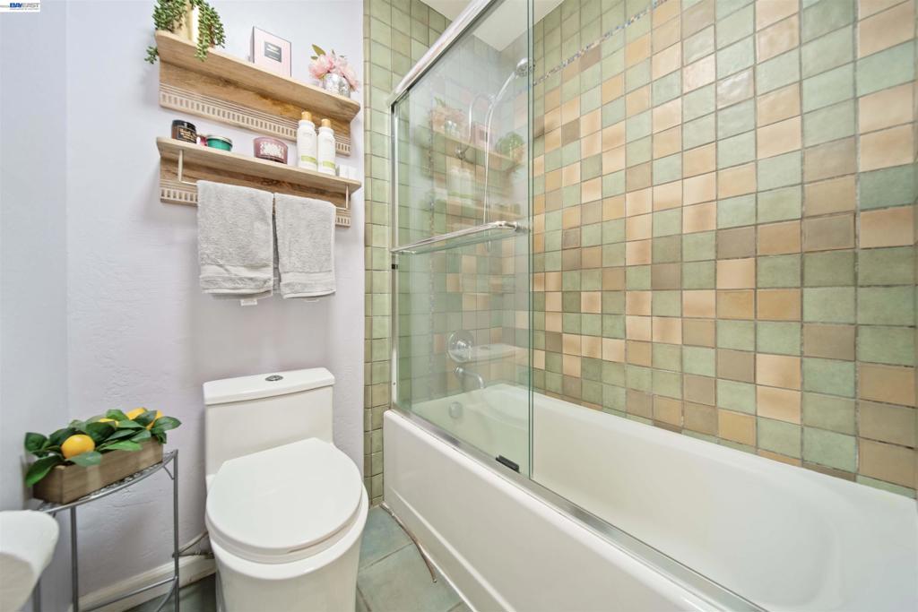 2716 Oak Rd 111 Property Photo 12