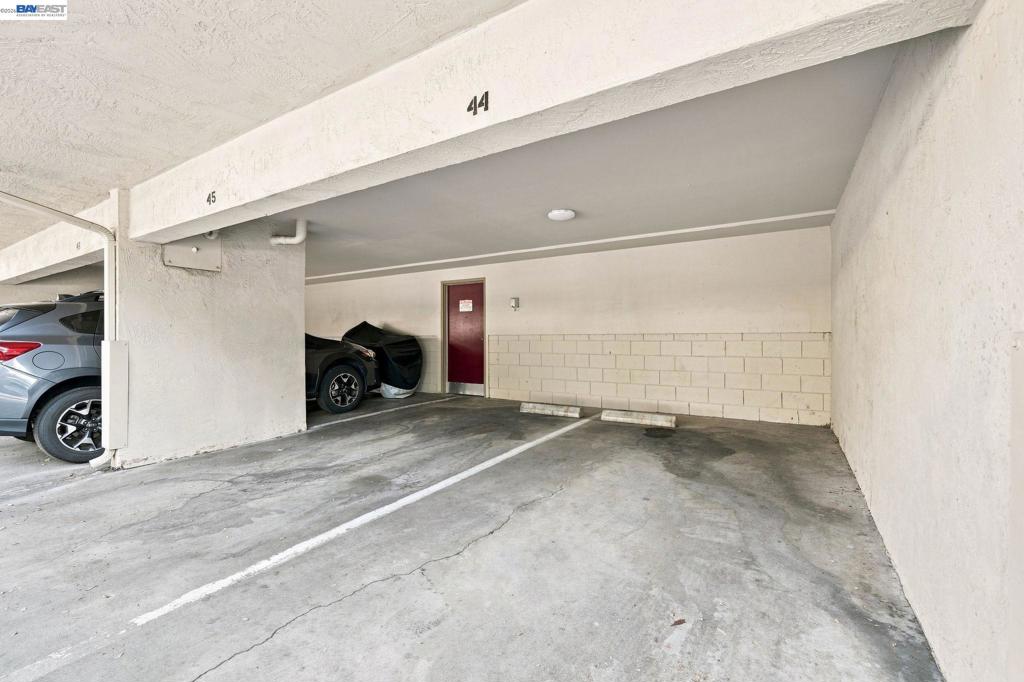 2716 Oak Rd 111 Property Photo 23