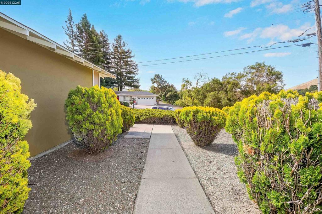 2506 Henry Ave Property Photo 15