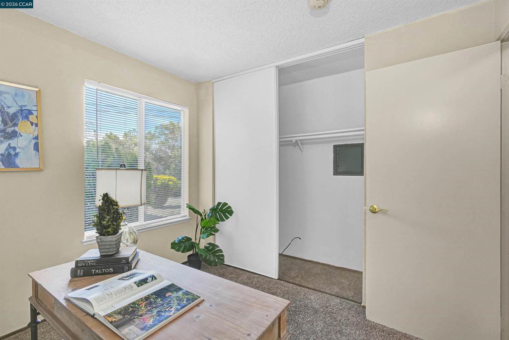 2506 Henry Ave Property Photo 27