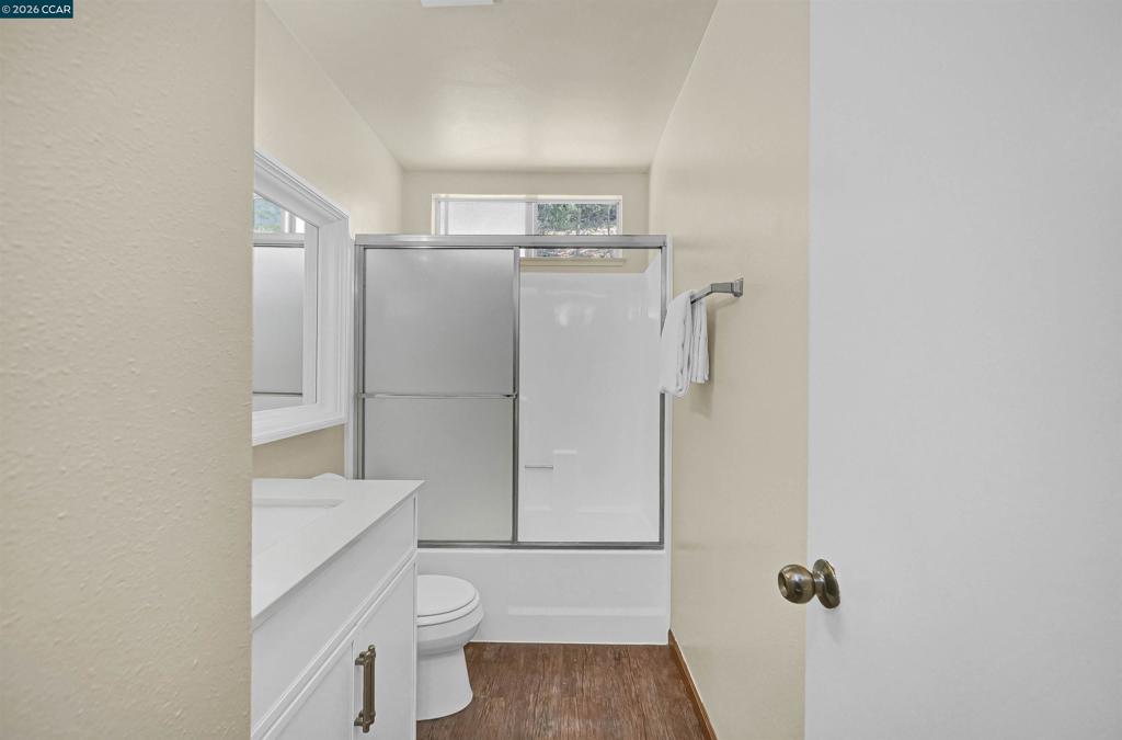 2506 Henry Ave Property Photo 28