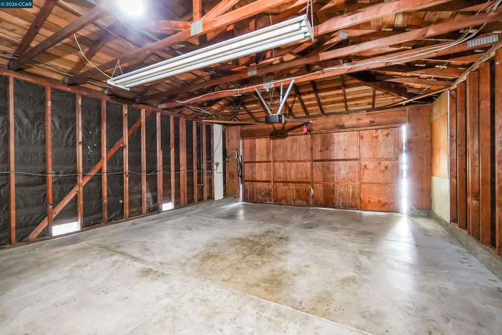 2506 Henry Ave Property Photo 34