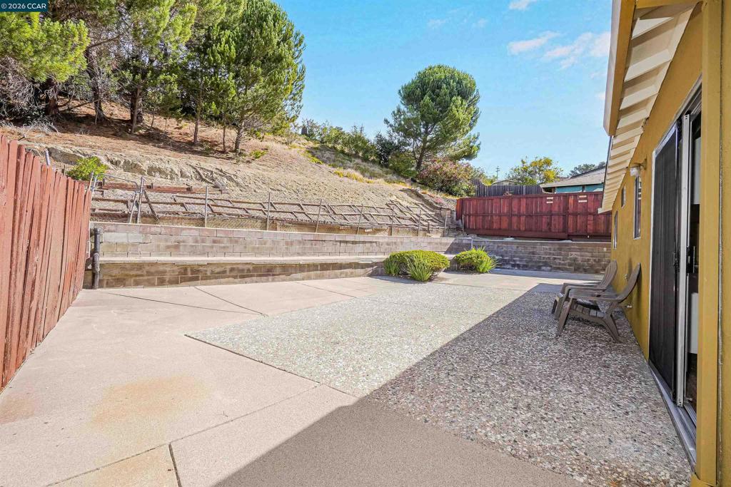 2506 Henry Ave Property Photo 36