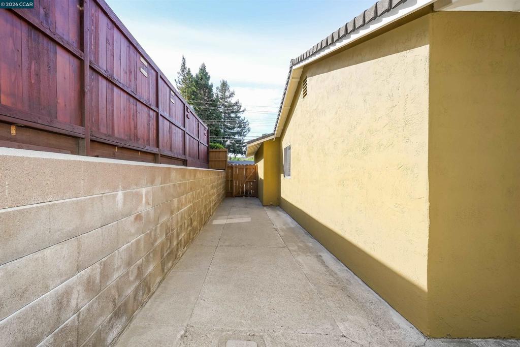 2506 Henry Ave Property Photo 40