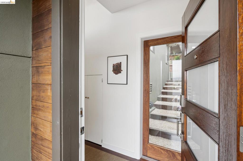 855 Washington Property Photo 6