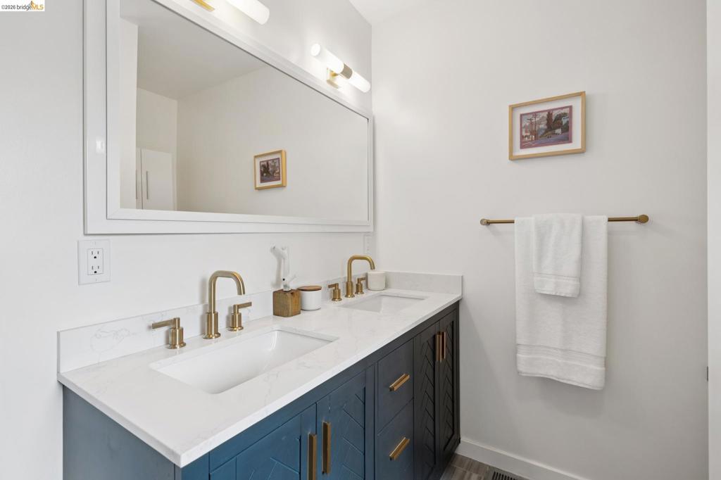 855 Washington Property Photo 29