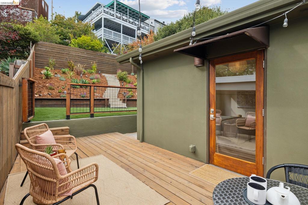 855 Washington Property Photo 32