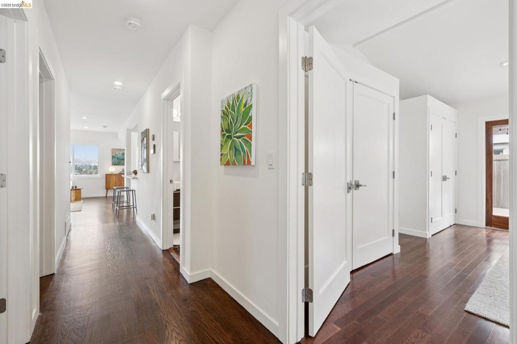 855 Washington Property Photo 34