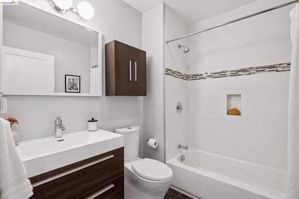 855 Washington Property Photo 42