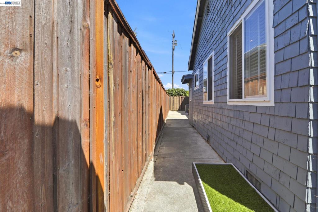 3710 Smith St. Property Photo 18