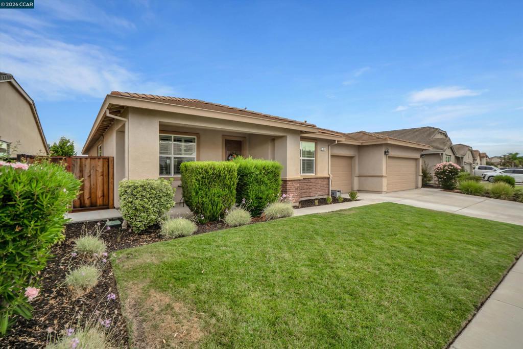 816 Pathfinder Property Photo 2