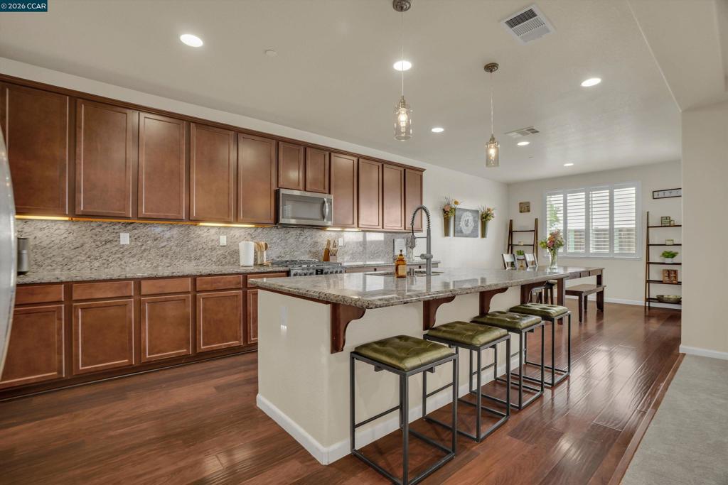 816 Pathfinder Property Photo 16