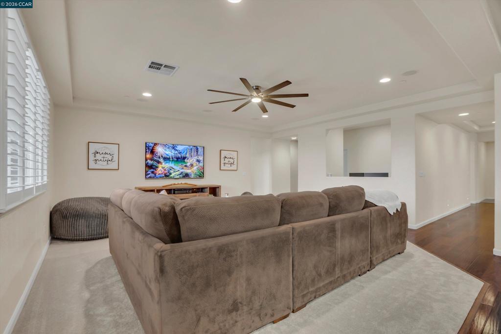 816 Pathfinder Property Photo 19