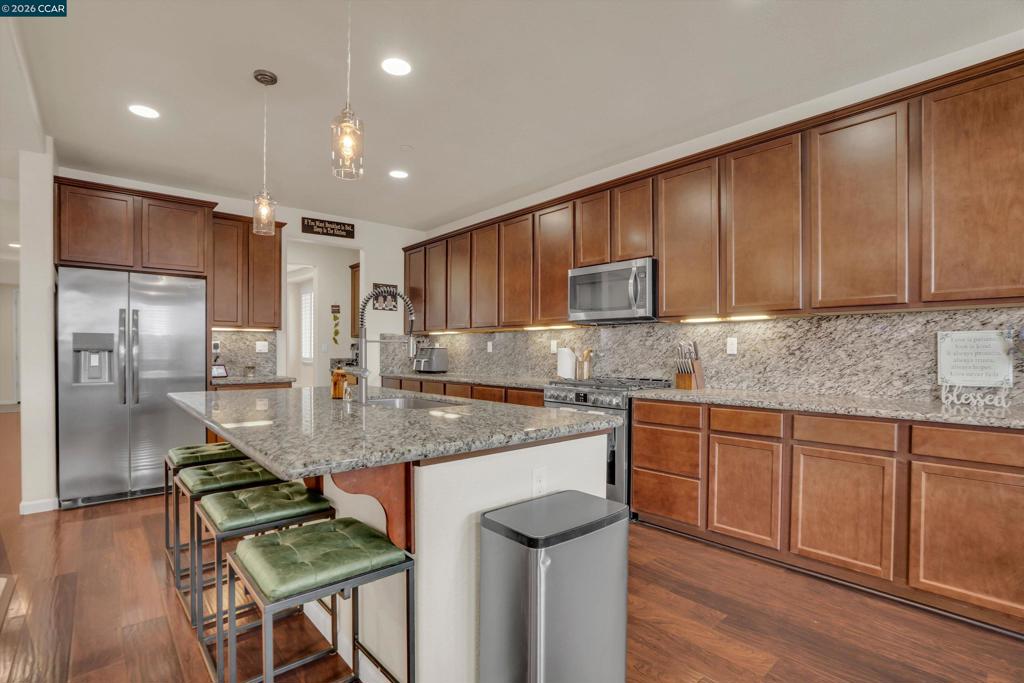 816 Pathfinder Property Photo 21