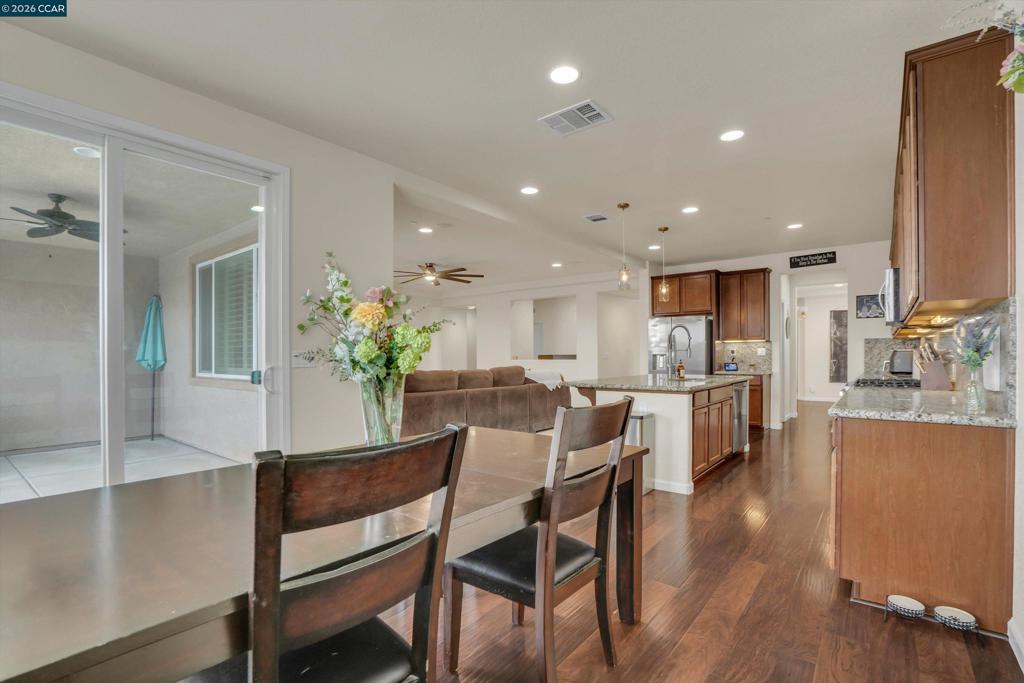 816 Pathfinder Property Photo 23