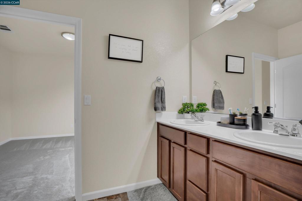 816 Pathfinder Property Photo 26