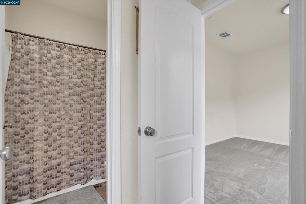 816 Pathfinder Property Photo 28