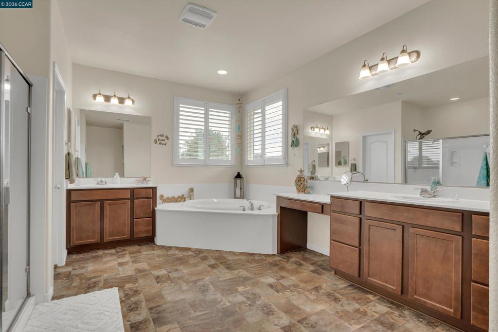 816 Pathfinder Property Photo 31