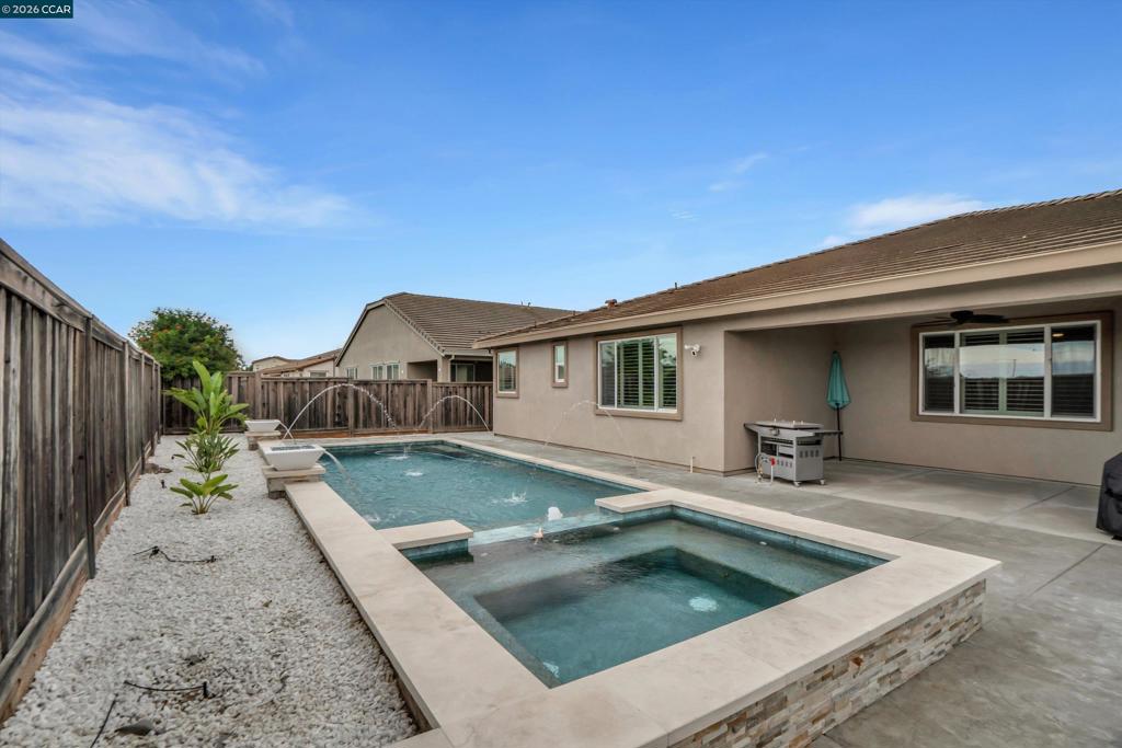 816 Pathfinder Property Photo 39
