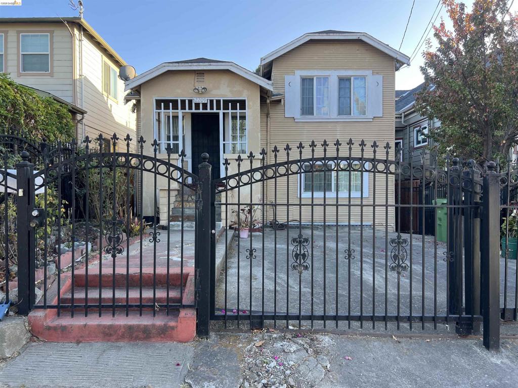 2209 E 22nd Street Property Photo 1