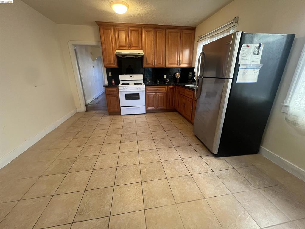 2209 E 22nd Street Property Photo 9