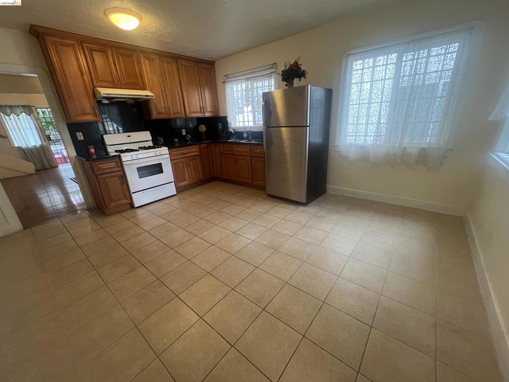 2209 E 22nd Street Property Photo 10