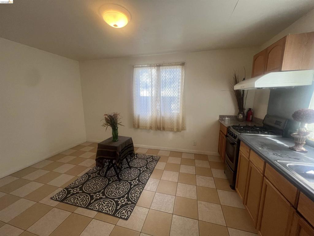 2209 E 22nd Street Property Photo 19