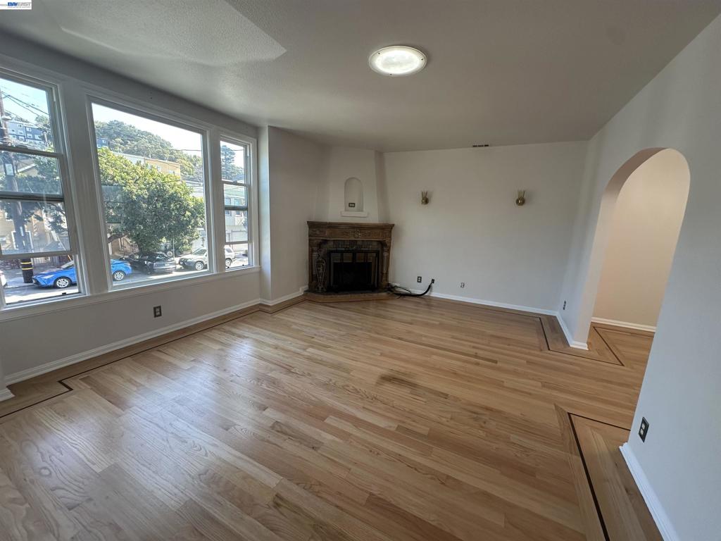 1423 Quesada Ave Property Photo 6