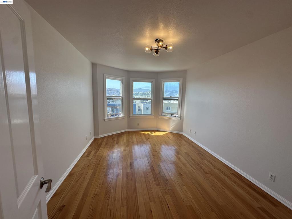 1423 Quesada Ave Property Photo 9