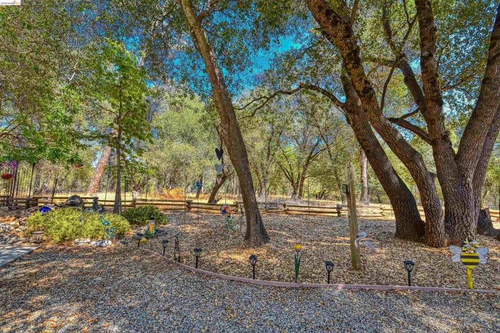 12888 Green Valley Cr Property Photo 6