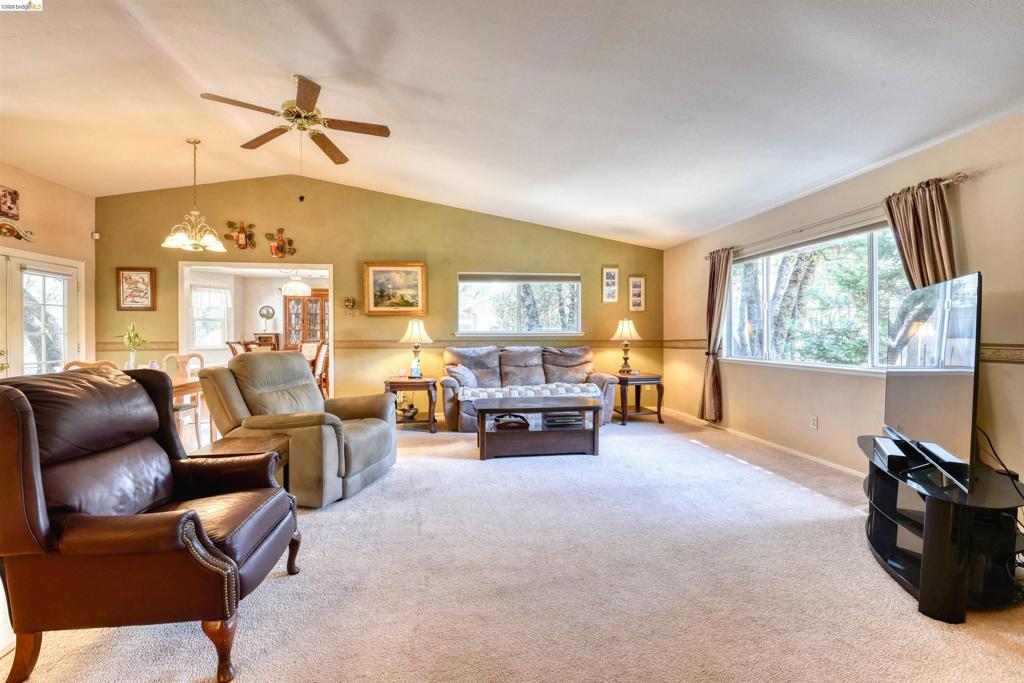 12888 Green Valley Cr Property Photo 9