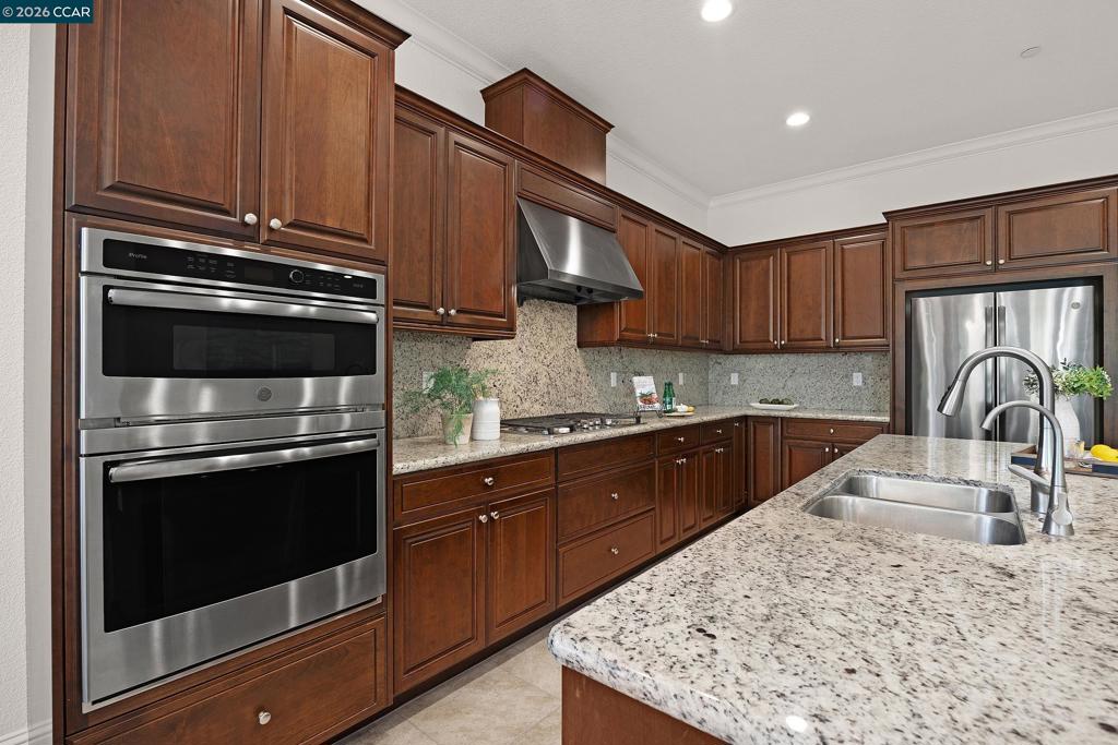 1939 Burgundy Ln Property Photo 12