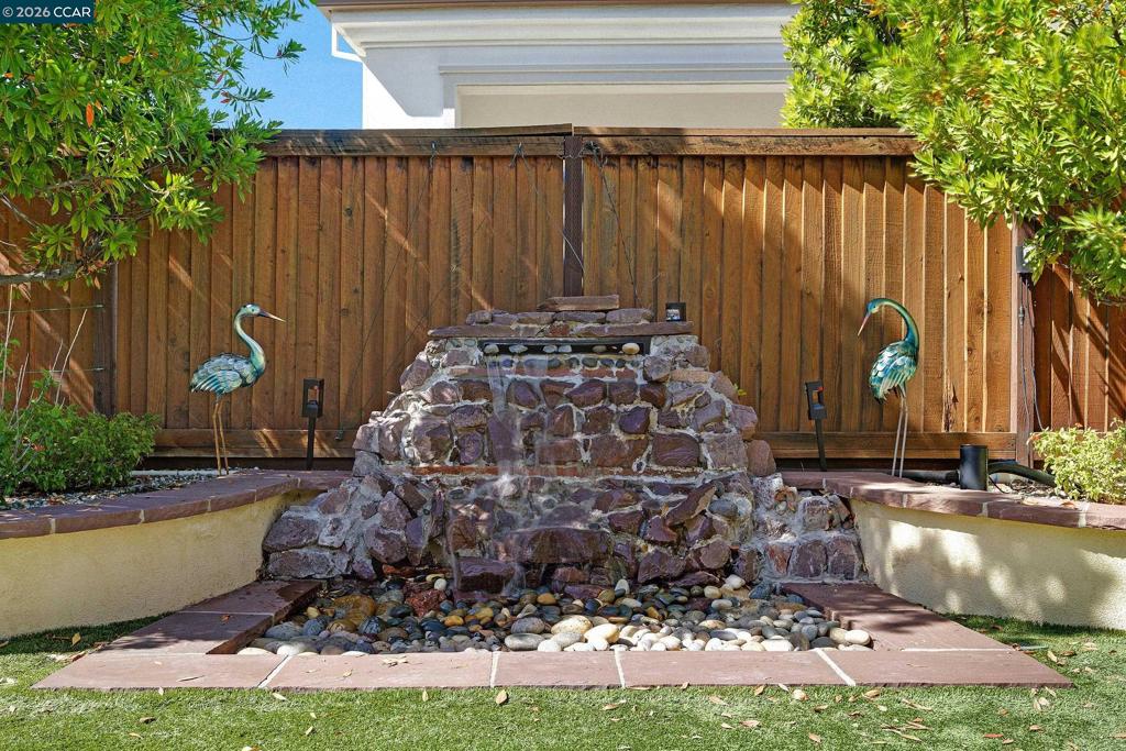 1939 Burgundy Ln Property Photo 37