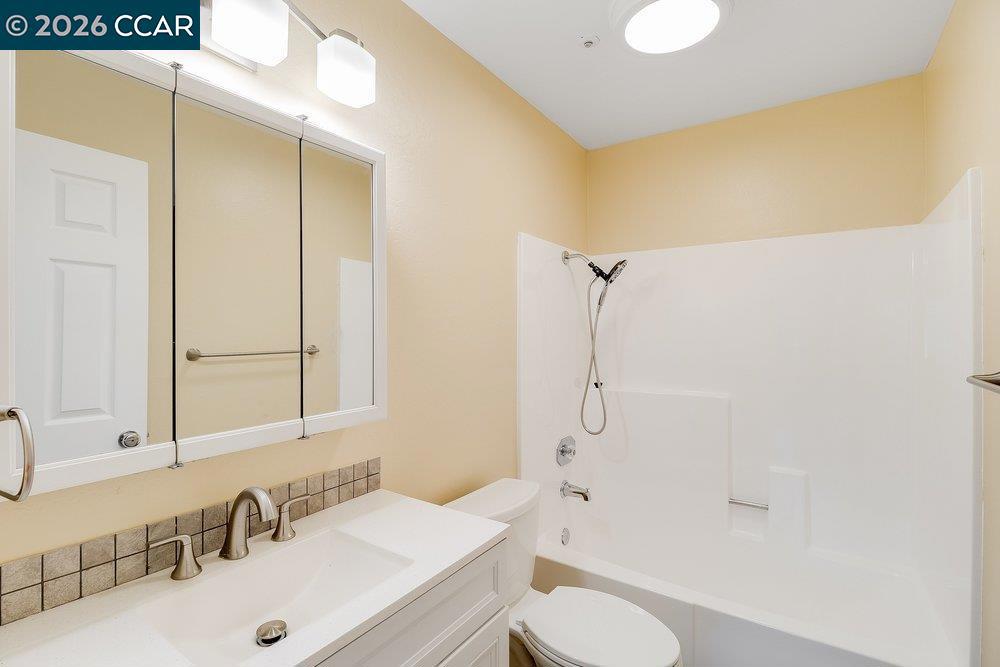3173 Wayside Plaza 301 Property Photo 33