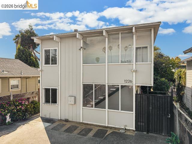 1226 Haskell St Property Photo 1