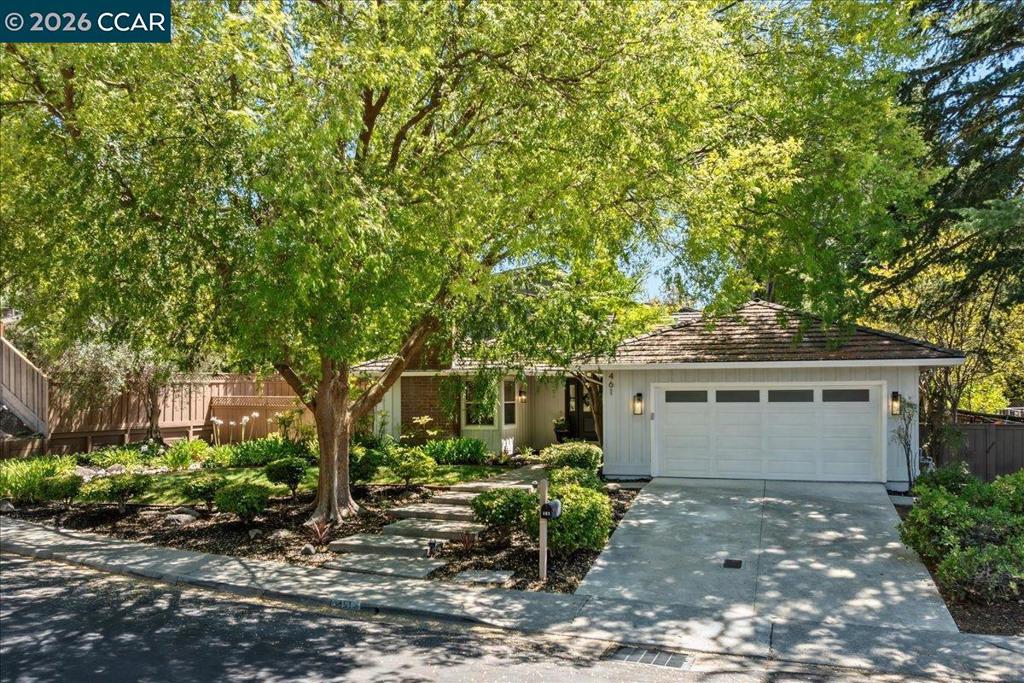 461 Saint Regis Drive Property Photo 2