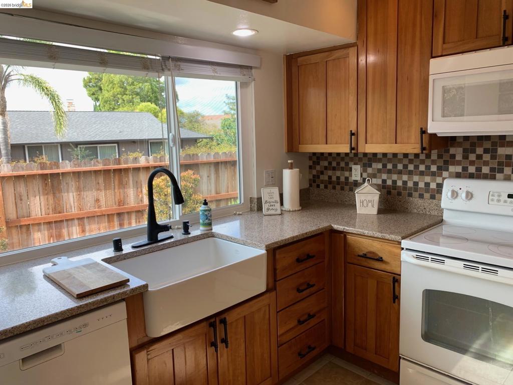 1833 Camino Estrada Property Photo 6