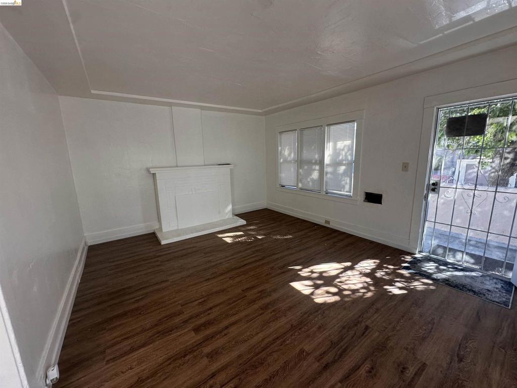3316 Macarthur Blvd Property Photo 1