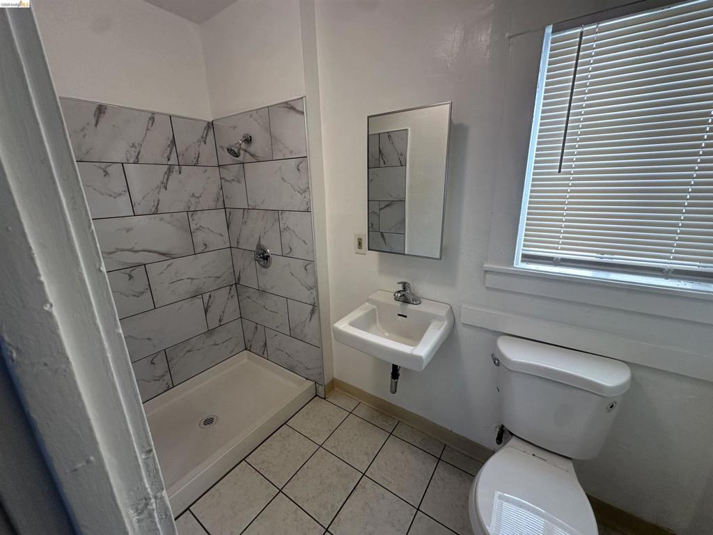 3316 Macarthur Blvd Property Photo 8
