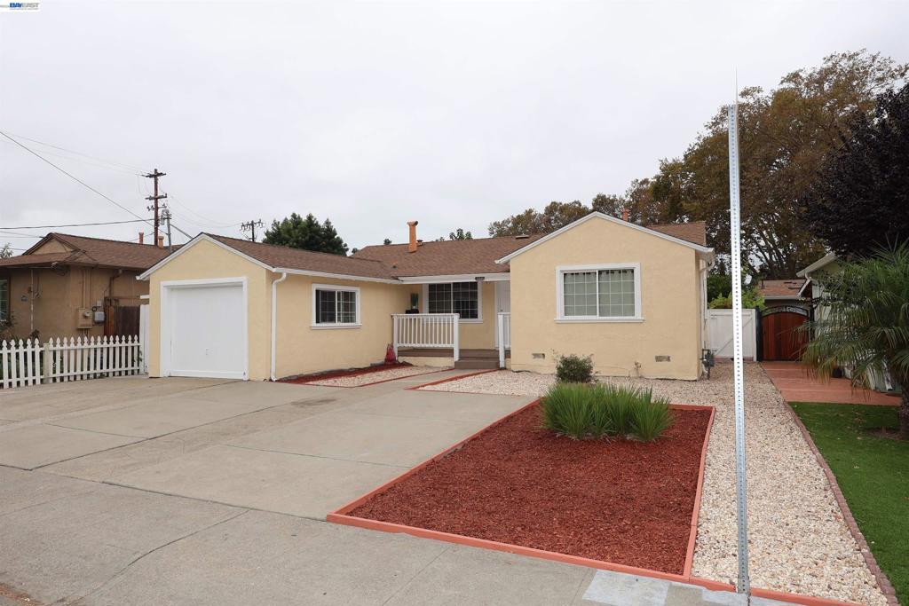 16829 Daryl Ave Property Photo 2
