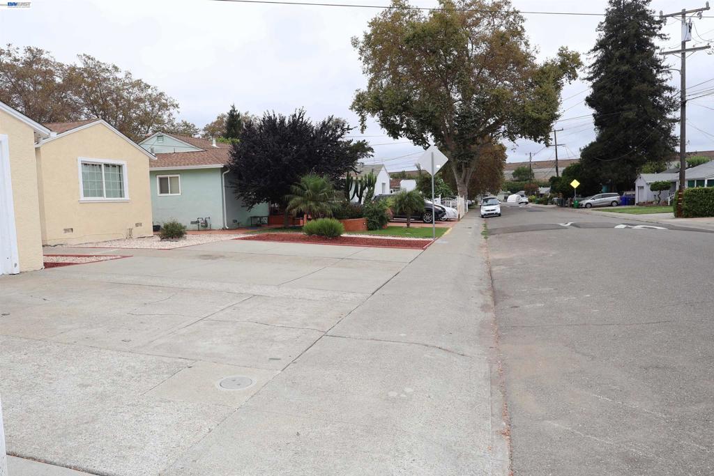 16829 Daryl Ave Property Photo 4