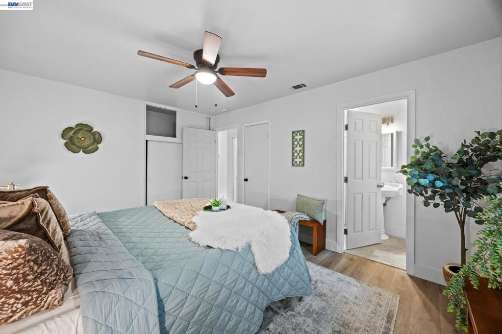2136 Holbrook Drive Property Photo 15