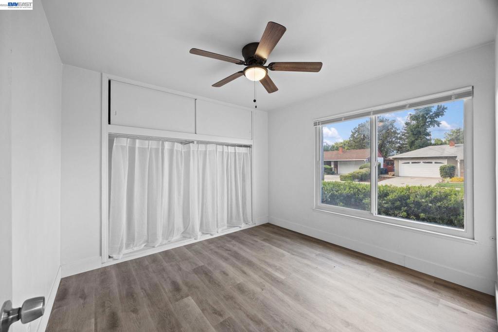 2136 Holbrook Drive Property Photo 17