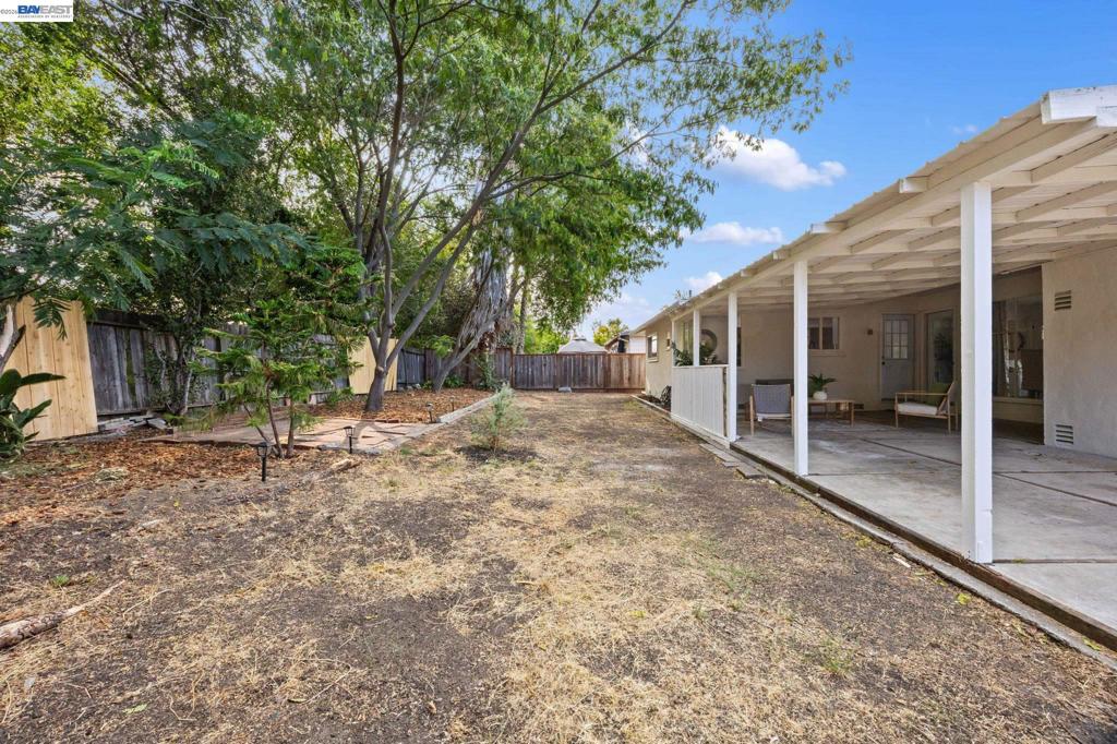2136 Holbrook Drive Property Photo 24