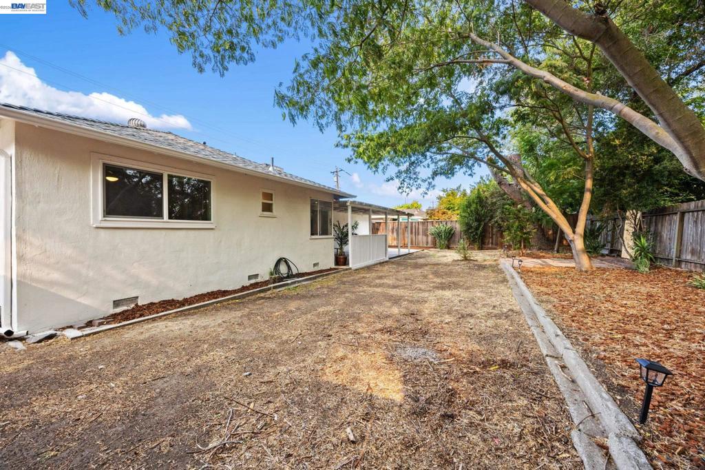 2136 Holbrook Drive Property Photo 27